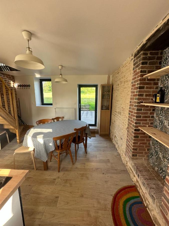 Gite Confortable Au Milieu Des Pres - La Ferme De Montigny Neauphe-Sur-Dive Eksteriør bilde